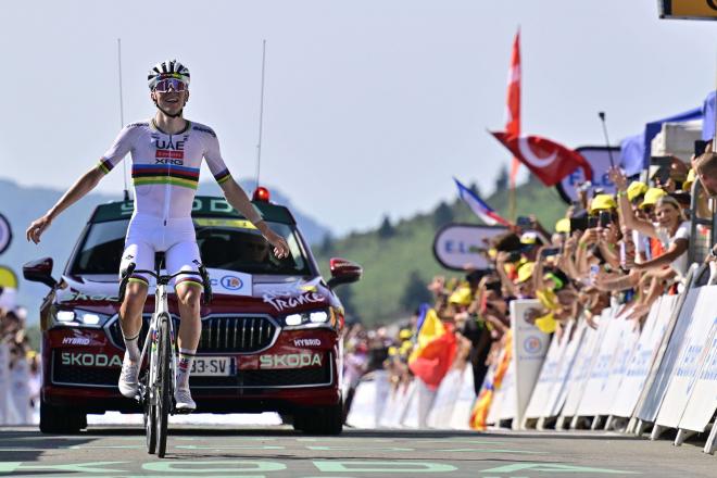 Tadej Pogacar celebra su triunfo en Hautacam en el Tour 2025 (Foto: Cordon Press).