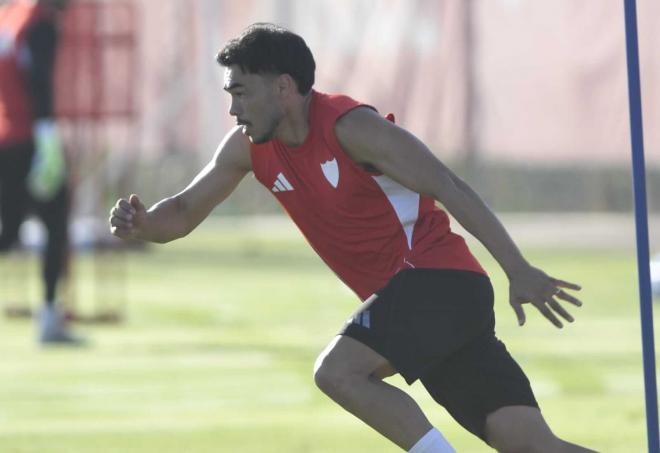 Gabriel Suazo, en el entrenamiento del Sevilla FC (Foto: Kiko Hurtado)