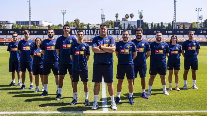 El cuerpo técnico del Valencia CF Femenino con Mikel Crespo a la cabeza