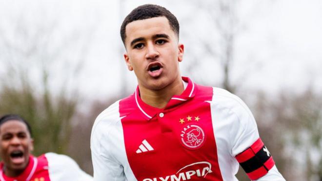 Abdullah Ouazane en un partido con el Ajax (Cordon Press)