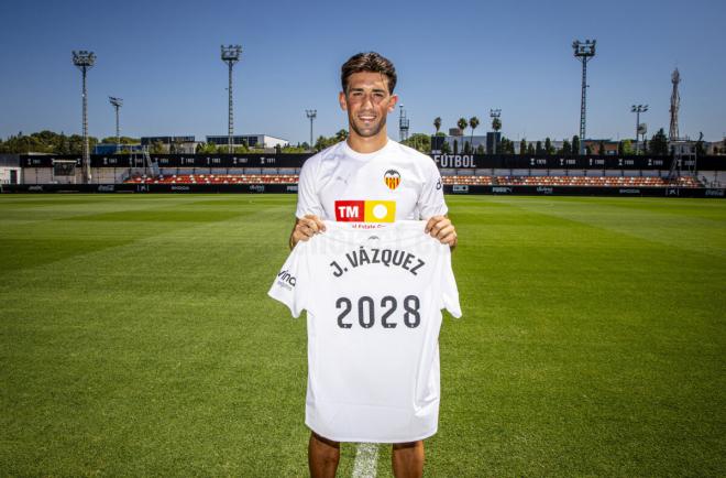 Jesús Vázquez renueva hasta 2028 (Foto: Valencia CF)