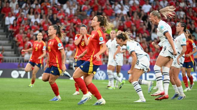Mariona Caldentey en el momento de su fallo del penalti (Cordon Press)