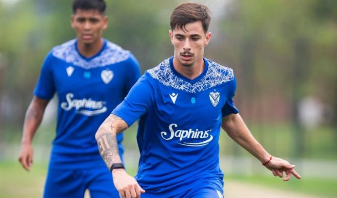 Valentín Gómez, con Vélez.