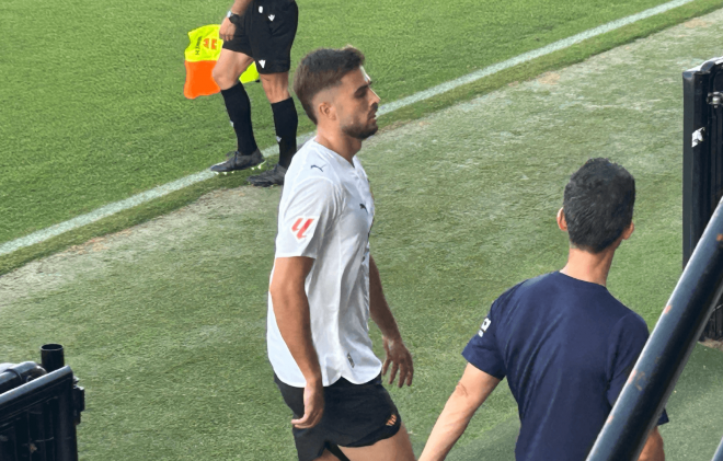Alberto Marí se marcha lesionado