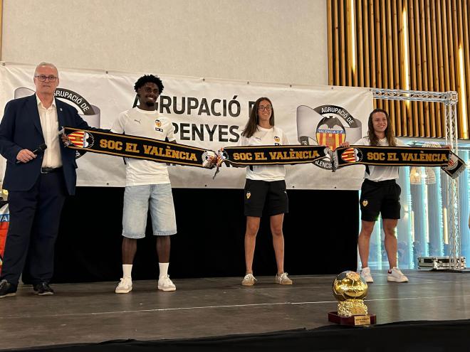 Thierry en la convención Xde Peñas
