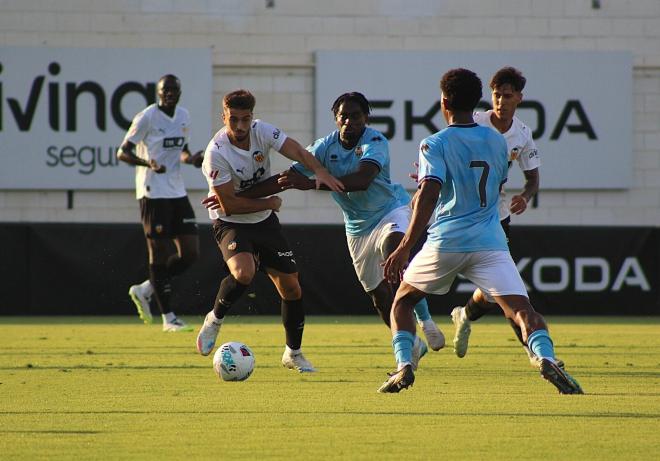 Alberto Marí se marcha lesionado