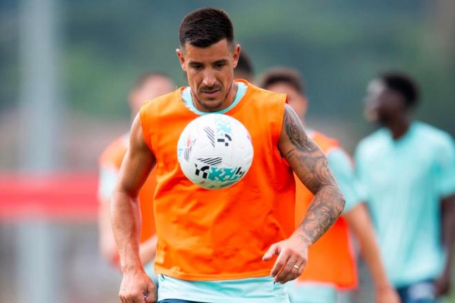 El lateral Yuri Berchiche entrenando esta semana de pretemporada en Lezama (Foto: Athletic Club).