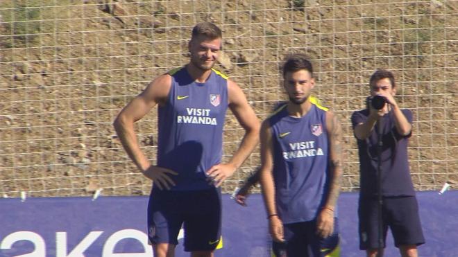 Baena con Sorloth en el entrenamiento del Atlético (ElDesmarque)
