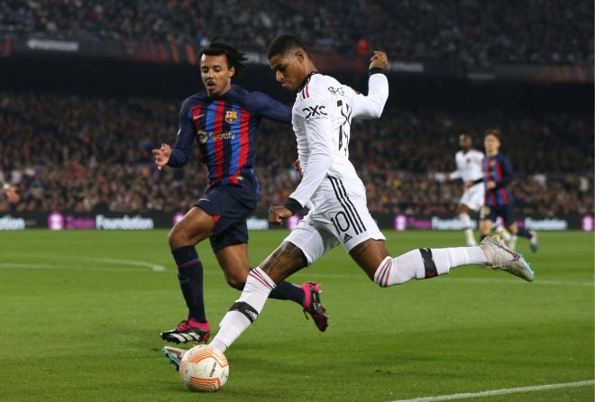 Marcus Rashford contra Koundé (Cordon Press)