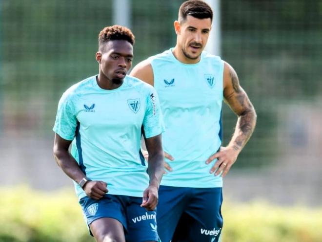Álvaro Djaló y Yuri Berchiche en un entrenamiento esta semana en Lezama (Foto: Athletic Club).