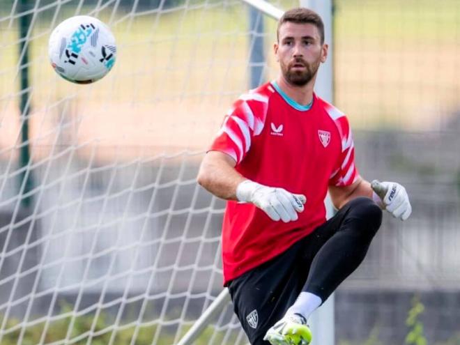 El meta Unai Simón en un entrenamiento de pretemporada en Lezama (Foto: Athletic Club).