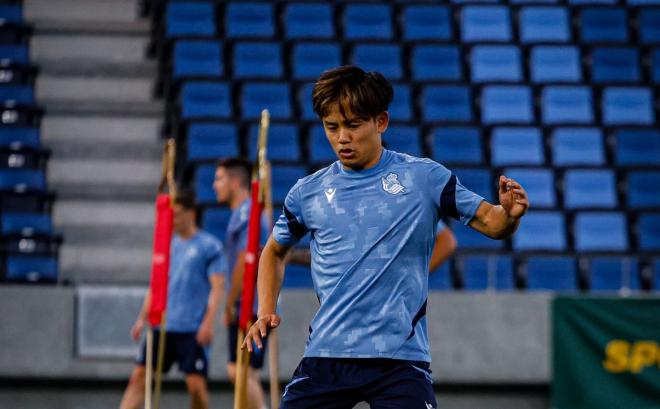 Take Kubo, durante un entrenamiento en Nagasaki (Foto: Real Sociedad).