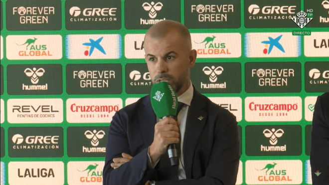 Manu Fajardo, en la presentación de Junior Firpo.