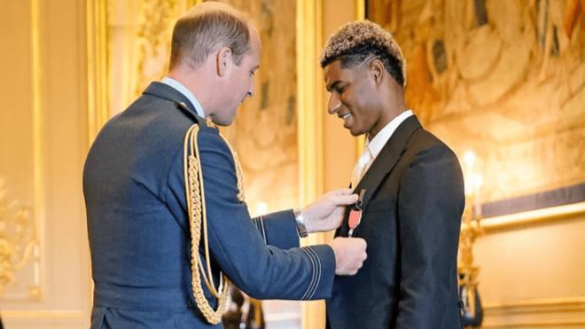 Rashford recibe la distinción de la Corona Británica (Reino Unido)