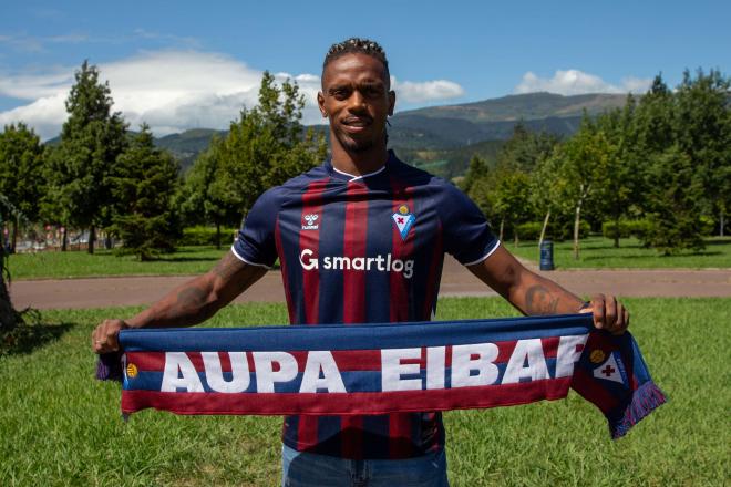 Jair Amador ficha por el Eibar (Foto: SD Eibar).