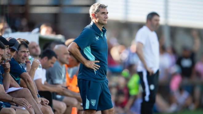 Ernesto Valverde y Coudet observa el derbi con el Alavés en Laguardia (Foto: Athletic Club).