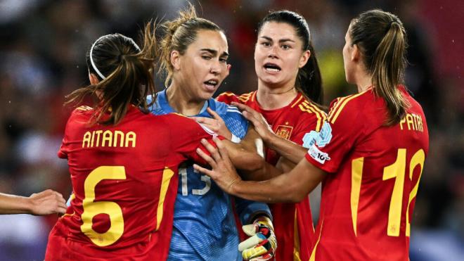 Cata Coll después de su parada ante Alemania (Redes Sociales)