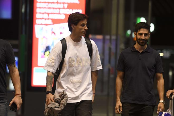 Valentín Gómez, en su llegada a Sevilla (Foto: Kiko Hurtado).