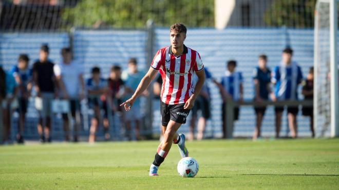 Hugo Rincón, en acción ante el Deportivo Alavés en Laguardia (Foto: Athletic Club).