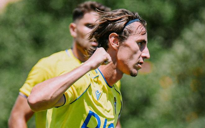 David García celebra su gol en el Cádiz-Las Palmas (Foto: CCF).