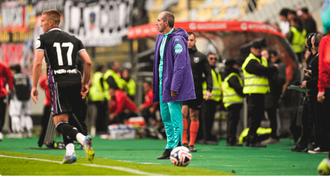 Guillermo Almada durante el duelo ante el CSD Colo-Colo