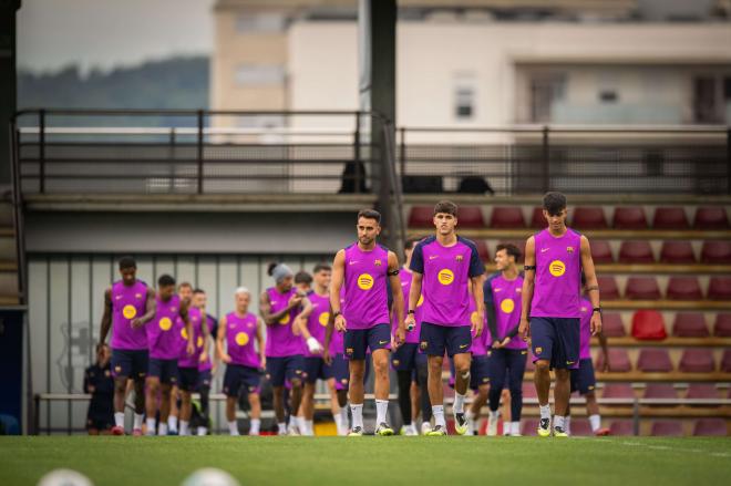 Los jugadores del FC Barcelona entrenan antes de viajar a Japón (FCB)