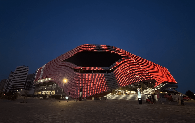 El Roig Arena muestra al mundo su iluminación