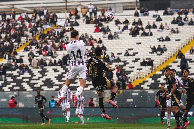 Latasa anota su gol en El Monumental (Foto: Real Valladolid).