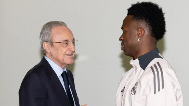 Florentino Pérez junto a Vinicius (Real Madrid)