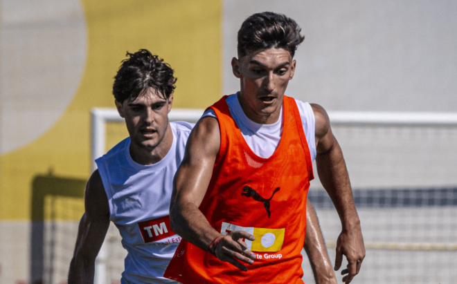 Javi Guerra y Pepelu apuntan al once titular (Foto: Valencia CF)