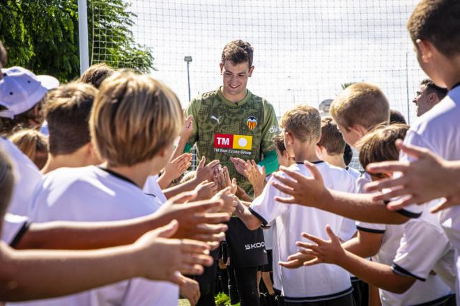 Julen Agirrezabala (Foto: Valencia CF)