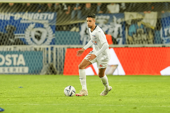 Mohamed Jaouab durante un encuentro con el Amiens (Foto: Le11).