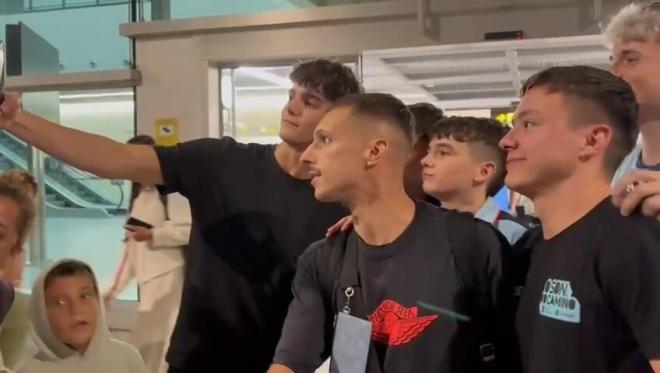 Bryan Zaragoza llega a Vigo para cerrar su fichaje por el Celta (Foto: Alberto Bravo)