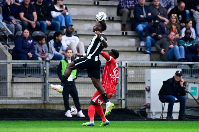 Jacques Ekomié, durante un encuentro (Foto: Cordon Press).