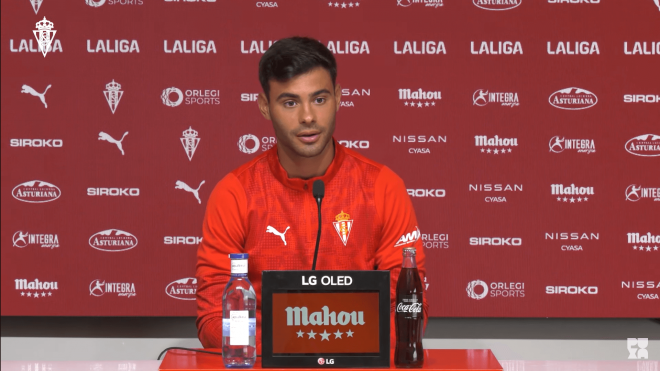 Diego Sánchez, en rueda de prensa del Sporting.