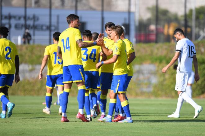 Los jugadores del Cádiz celebran uno de los goles ante el Al-Sadd (Foto: Cádiz).