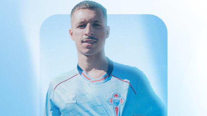 Bryan Zaragoza, con la camiseta celeste (Foto: Celta de Vigo).
