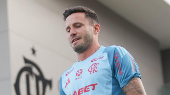 Saúl Ñíguez ya viste la camiseta del Flamengo tras salir del Atlético (Flamengo X).