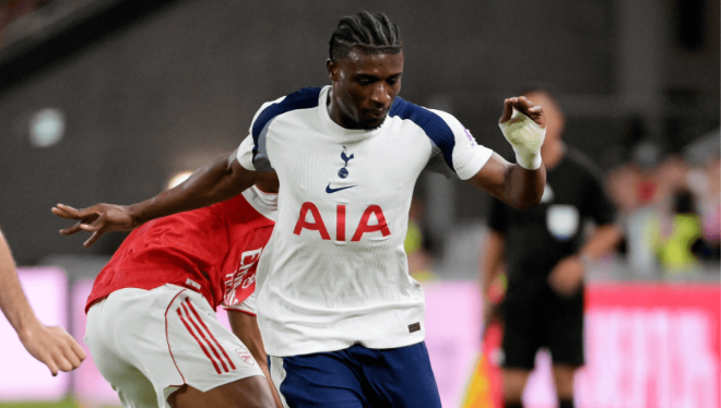 Lance del Arsenal-Tottenham en pretemporada (Foto: X).