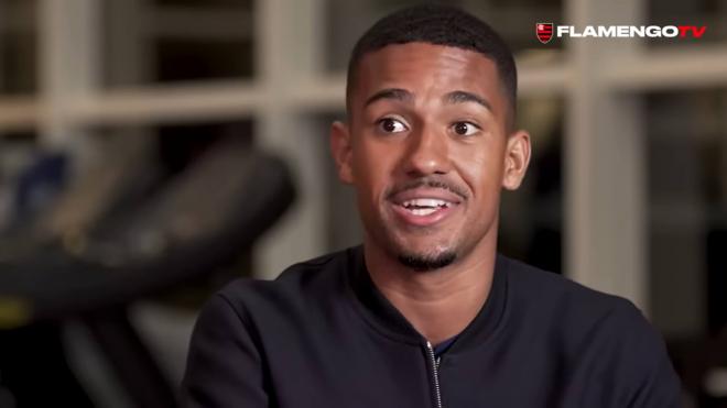 Samu Lino, durante su primera entrevista como jugador del Flamengo (captura Youtube Flamengo).