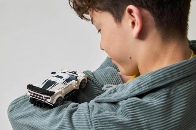 Nuevo coche LEGO Bugatti Centodieci.