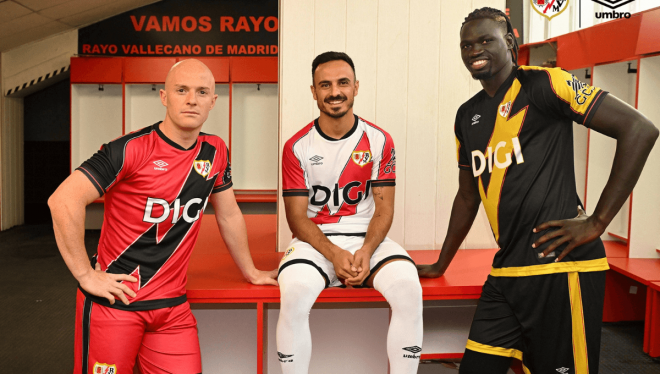 Las camisetas del Rayo Vallecano 2025/2026.