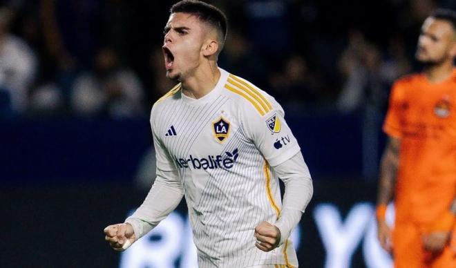 Gabriel Pec celebra un gol con Los Angeles Galaxy (Foto: MLS).