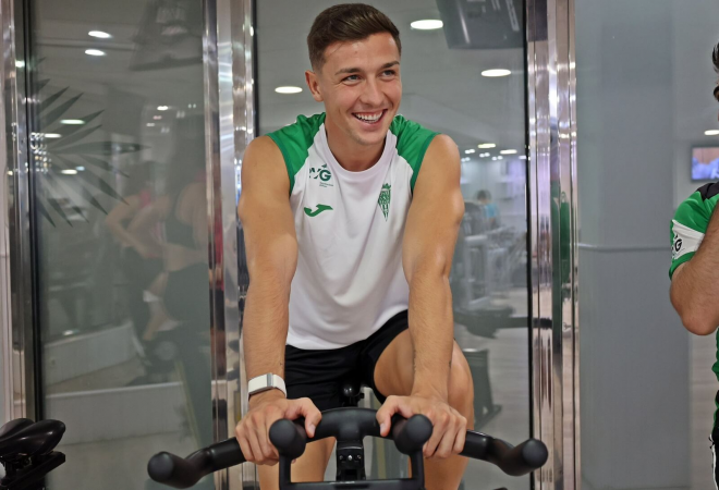 Alberto del Moral pasa las pruebas médicas. (Foto: Córdoba CF)