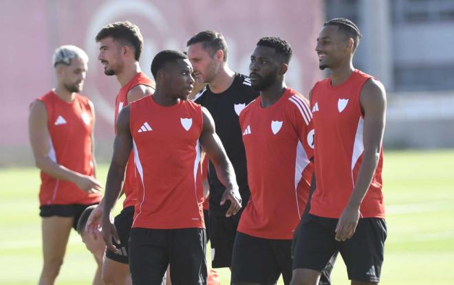 Idumbo, Iheanacho y Sow, en la sesión del viernes (Foto: Kiko Hurtado).