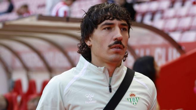 Hector Bellerín, en la previa del encuentro ante el Sunderland (Foto: Cordon Press).
