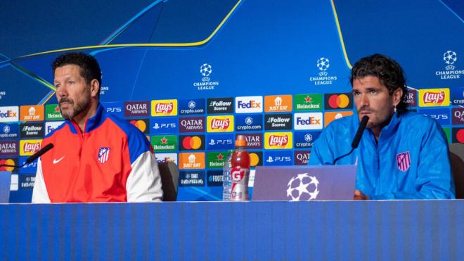 Simeone y Rodrigo De Paul en una rueda de prensa (Cordon Press)