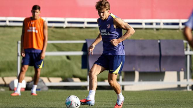 Pablo Barrios, en un entrenamiento (Foto: Atlético)