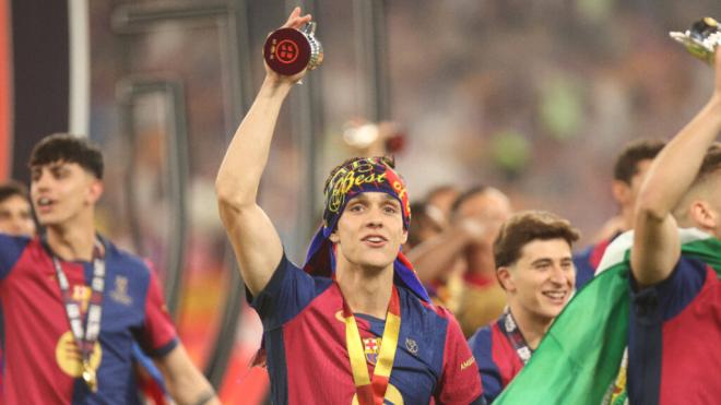 Héctor Fort celebra la Copa del Rey (Cordon Press)