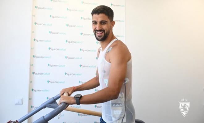 Carlos Pomares pasa reconocimiento médico con el Real Zaragoza (Foto: RZ).